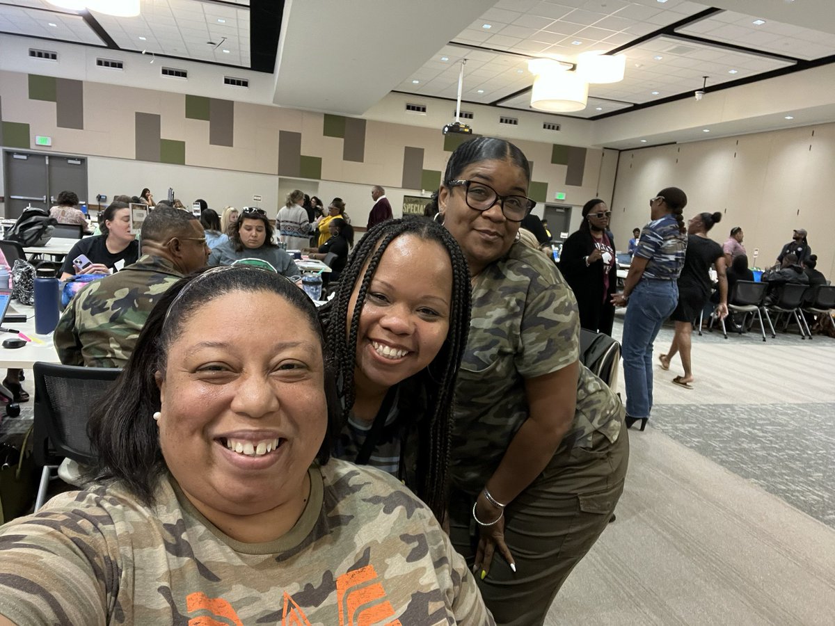 Happy national assistant principles week to two extremely hard-working ladies @ReNiHa1908 and @PamelaS9172 salute to you, ladies for all that you do 🫡 @YgbInt in @AliefISD