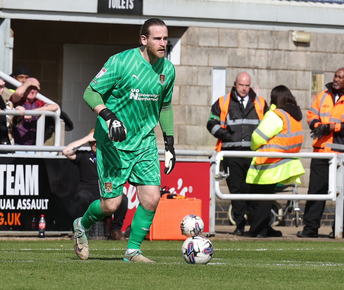 🧤 A clean sheet on his return to the side! #ShoeArmy 👞