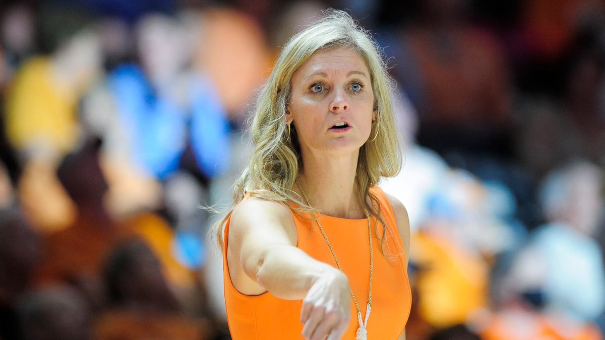 WomensHoops_USA's tweet photo. BREAKING: Kellie Harper is OUT at Tennessee after 5 seasons https://t.co/JdSXYestie