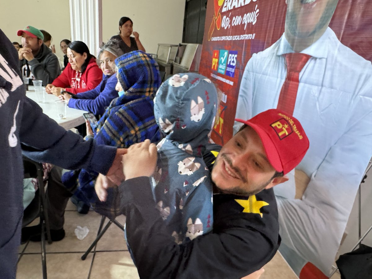 XerardoRM's tweet photo. 😋 mmmm… que rico desayuno nos invitaron en la Lázaro Cárdenas. Gracias por su calidez.

#xerardoasiconequis #LaEsperanzaNosUne https://t.co/9EY1Z7aGAV
