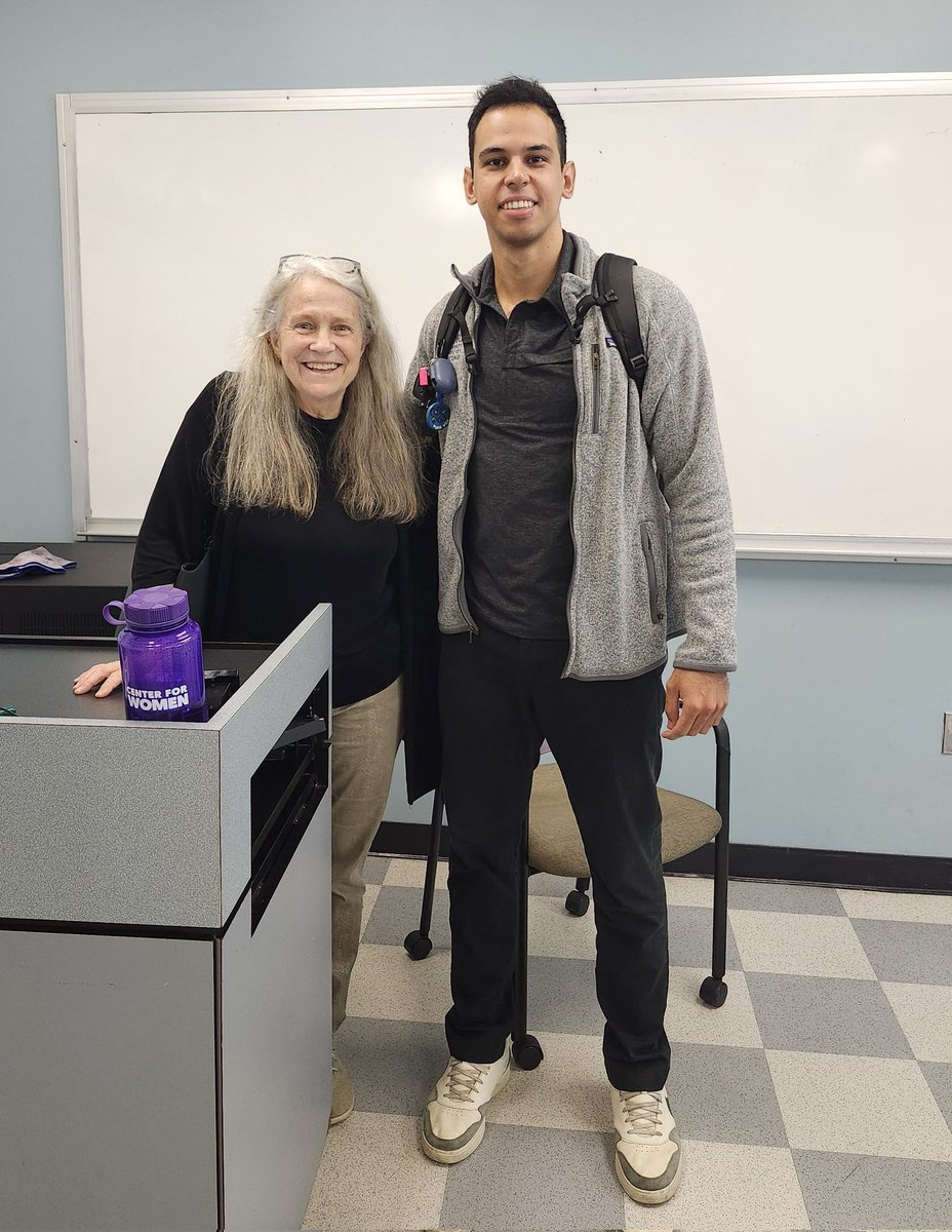The best way to express Gratitude is to Pass it Foward!

Honored to return to <a href="/emorycollege/">Emory College</a> and chat in <a href="/KarenKstolle/">Karen Stolley</a> course
'In Sicknees and In Health' about the intersection of Latin American Humanities 📚 and Medicine🩺