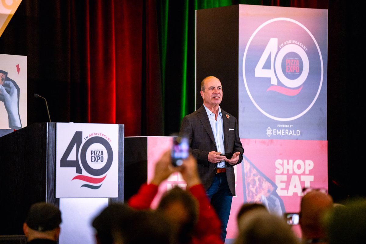 Shoutout to our incredible keynote speakers: John Arena and John & Jacque Farrell! What was the highlight of their presentation for you? Share your favorite moments below! 👇😊 . #PizzaExpo #PizzaToday #PizzaCon #Expo