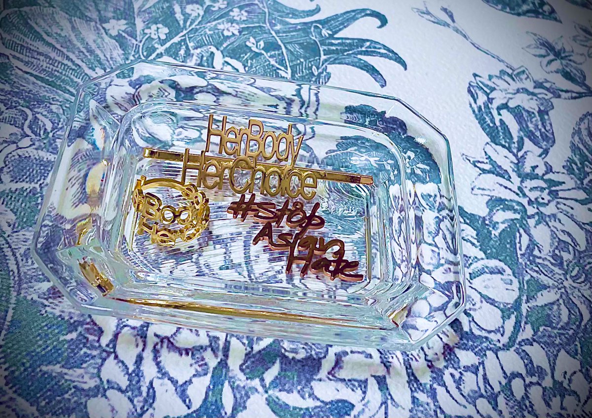 RÉSISTIQUE tweet media