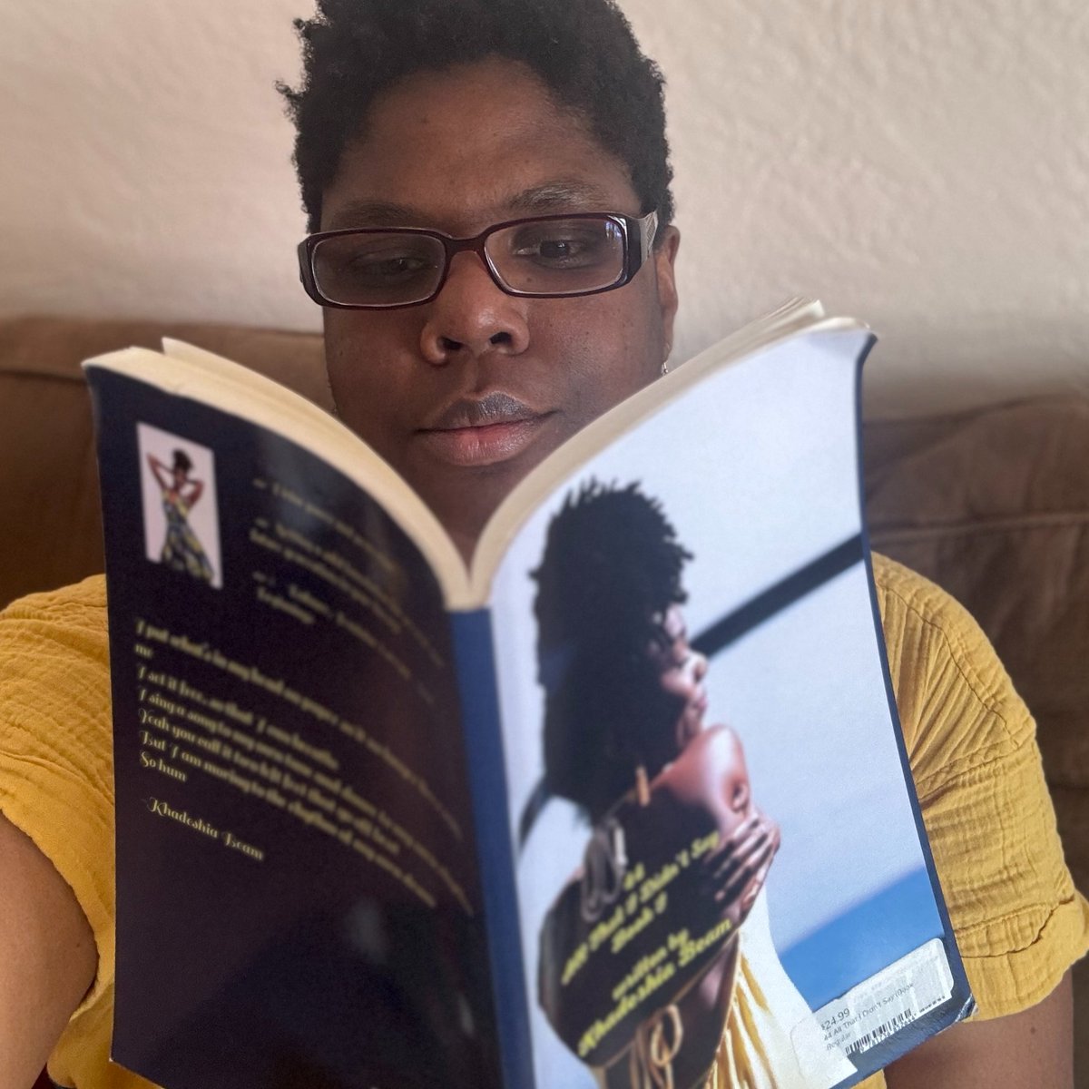MsGlea's tweet photo. Thank you 🫶🏾 to Khadeshia Beam for gifting me such a beautiful and healing book of poetry “All That I Didn’t Say.” ✨✨✨ Y’all please check her work out and support if you can - her ✍🏾 is 💡.

Here's her 🔗 -- https://t.co/2GA3WACHLb https://t.co/zclpkFQZ1B