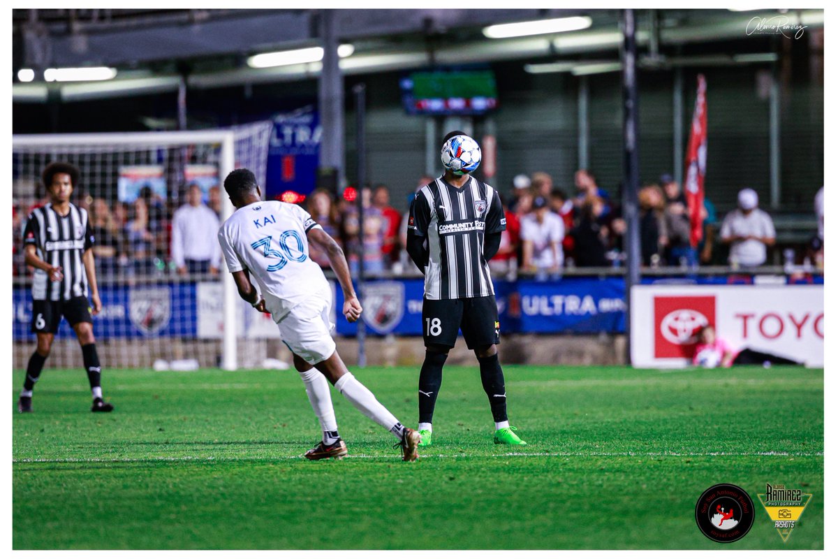 arshots's tweet image. One of my favorite shots of the game that is definitely a combo of a fast shutter and pure luck!!
#Defend210 | #SAvMB | #teamcanon
@Soy_SAF
@50_50Pod
@alliance_210
@PuroSafc