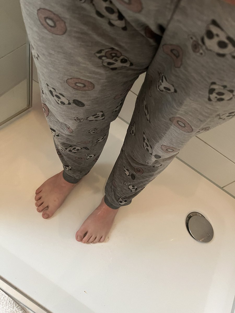 My pants are still so wet! 

...or again?

#Desperate #peeing #pee #peepants #wetting #wetpants #omorashi #omo