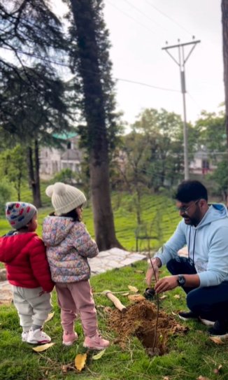 These pictures from previous year birthday celebration . Wanted to see more pictures this time with these 2 little munchkins 🥰🥰

<a href="/KapilSharmaK9/">Kapil Sharma</a>
HBD KAPIL SHARMA
