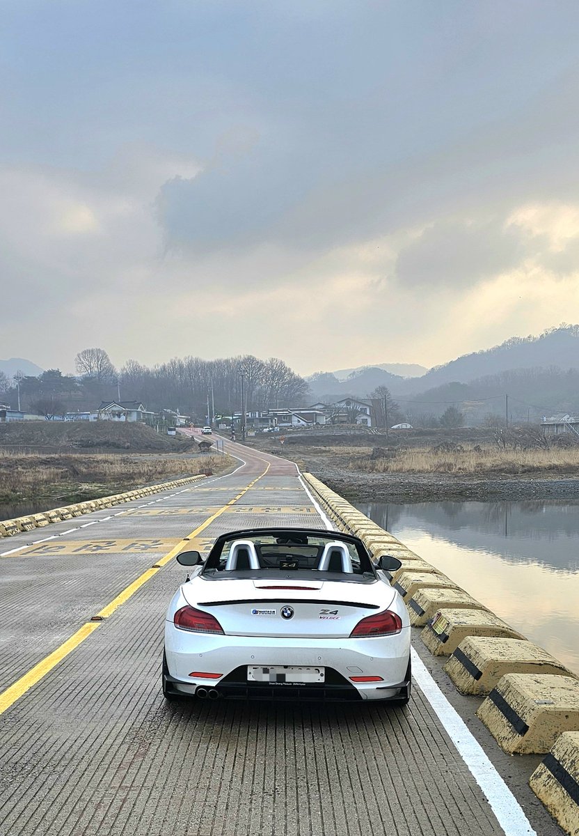 Z___zone's tweet photo. #e89 #z4 #roadster #bmwz4 
#velocebodykit #veloce #opendrive #roadster https://t.co/vLL0AgOr4L