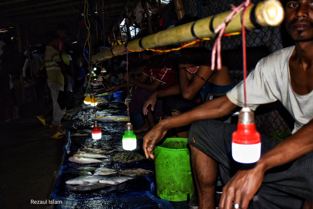 Fishermen are sitting and selling fish at night in #Ramadan.
© Rezaul Photovoice 
#rohingyatographer #rezaulphotography #rohingyarefugees #nightphotography #fishmarket