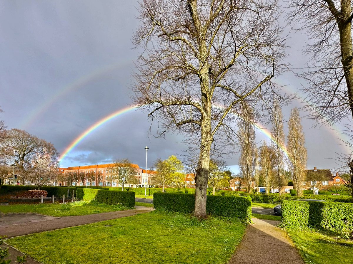 Sunshine, rain & fabulous rainbows! Welwyn Garden City right now. #sun #sunshine #rain #rainbow #rainbows #rainy #darksky #sky #potofgold