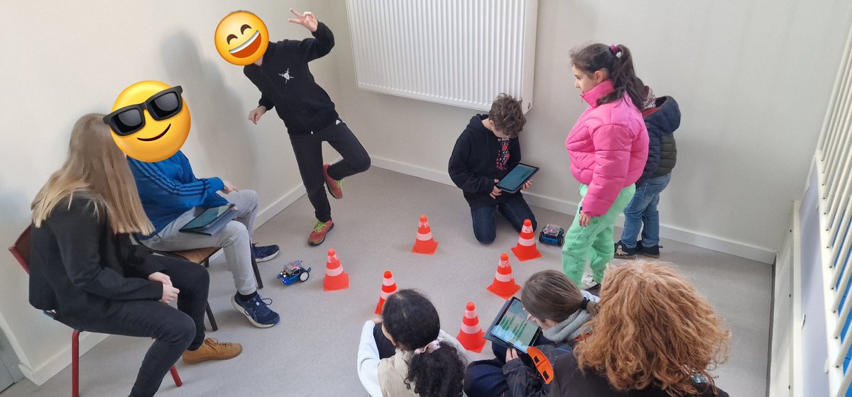LePal_France's tweet image. @SaferInternet ℹ️ 79 parents et écoliers ont participé aux ateliers [#EduConnect | #Robotparty | #Cybersécurité] animés par la #TeamLePal, @policemunicipale et Professeu de l&apos;Ecole du Centre de Soissons. 
@education_gouv @AcAmiens  @TrousseAProjets @DSDEN_Aisne
@hautsdefrance