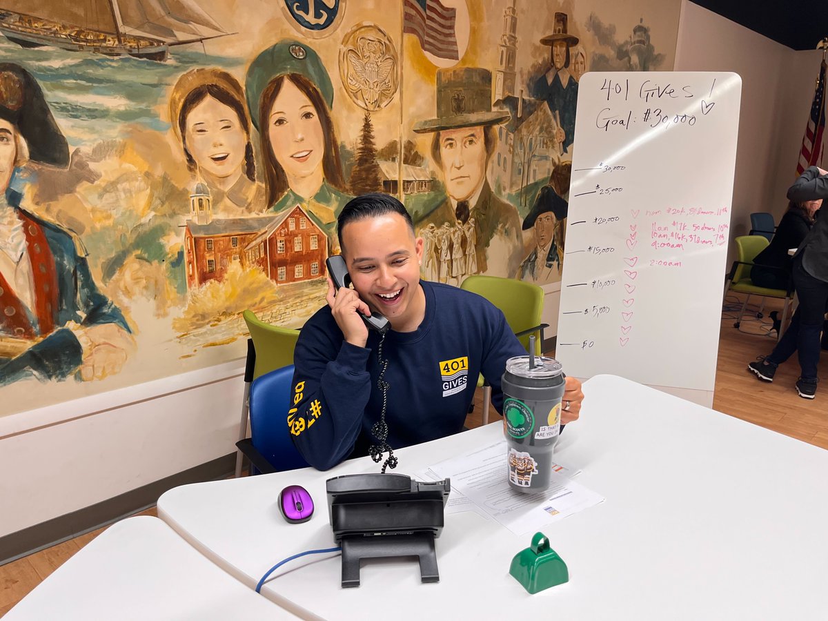 Thank you to @CortneyNic and @RayNunezdotorg for stopping by our @401Gives call center this afternoon! There is still plenty of time to donate: 401gives.org/organizations/…