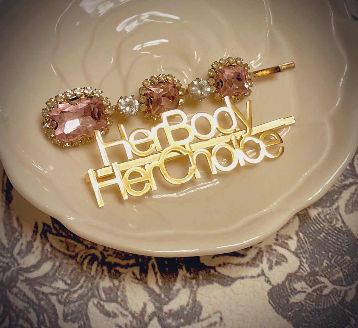 RÉSISTIQUE tweet media