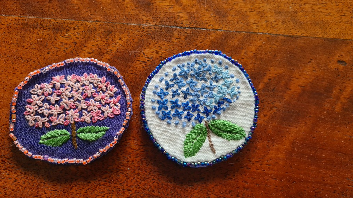 수국의 기다리면서...
#자수브로치