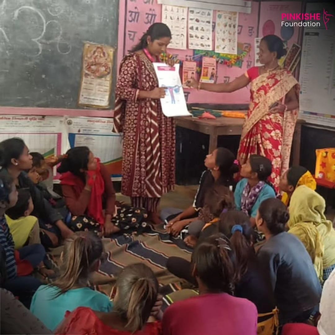 Pinkishe Foundation conducted a menstrual hygiene literacy session and pad distribution drive hosted by our trainer Tripti Dwivedi at Anganwadi Kendra Dharakho Ghodadongar Betul. Reusable cloth pads were distributed in the session. 
#menstrualhealth #periodeducation 
#girlshealth