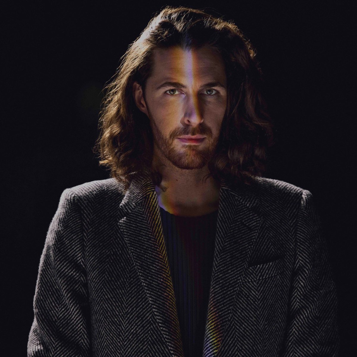 PopCrave's tweet image. Hozier earns his first top 10 debut on the Hot 100 with “Too Sweet.”

It’s his second top 10 hit, after “Take Me To Church” in 2014.