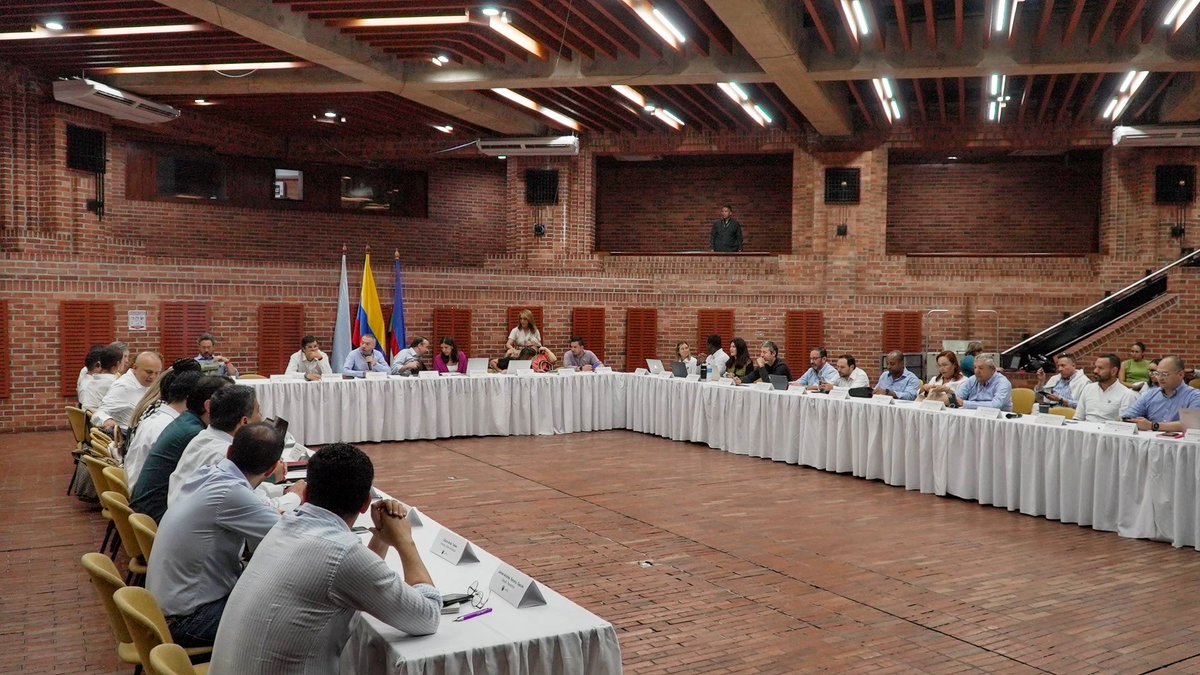 Comenzamos abril con reunión de gabinete, donde con nuestro alcalde <a href="/alejoeder/">Alejandro Eder</a> analizamos el balance positivo de la Semana Santa, además revisamos proyectos estratégicos para el 2024 que van a recuperar y reconciliar a Cali.