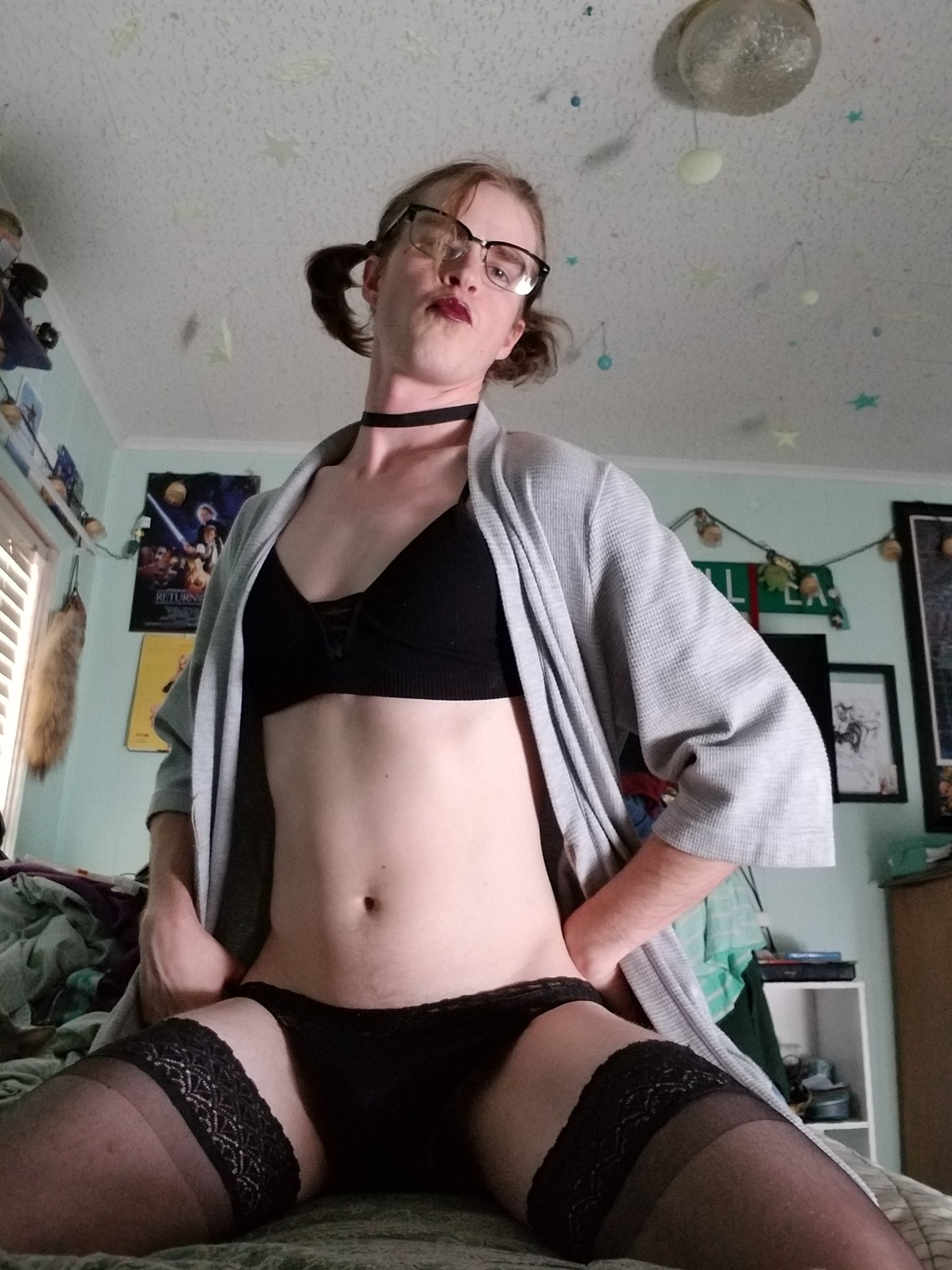 3 pic. Feeling happy dressed up! What do you think? https://t.co/kqmcOSTTgR