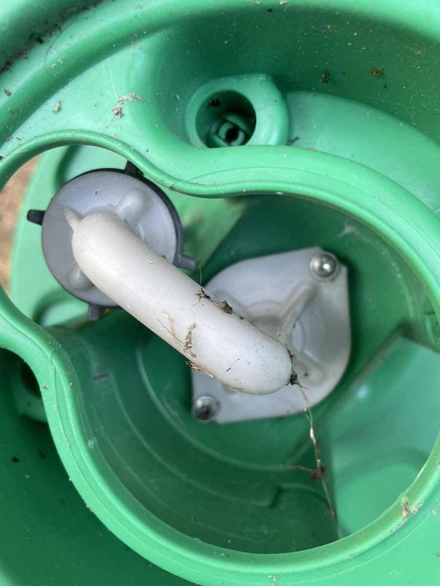 del_huse's tweet photo. @Hozelock do you sell this grey bit as a spare part for a hozelock reel? https://t.co/6oAfBkZppq