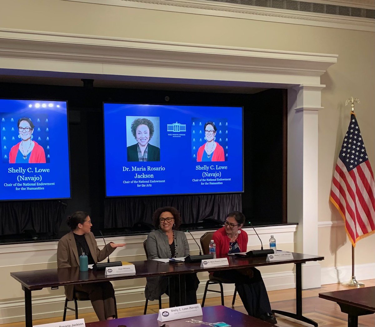 Thank you to the @WhiteHouse for inviting @NEAarts Chair Dr. Maria Rosario Jackson & @NEHchair Shelly Lowe (Navajo) to co-keynote an event for federal agency staff on how creativity, art & the humanities have inspired civic engagement, public service & social change.
