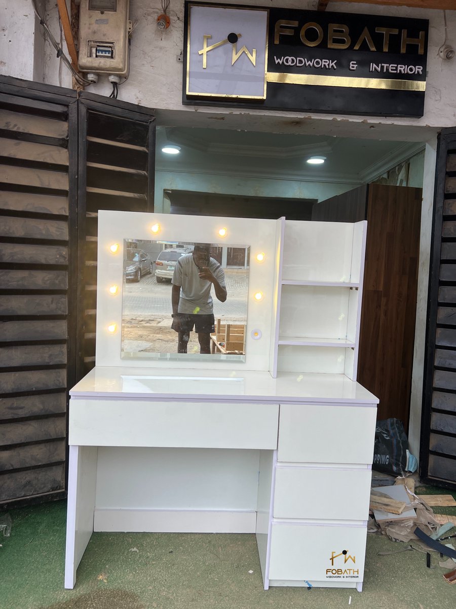 🆘🆘🆘 I made this make up table for my client over the weekend but they rejected it, their reason :- “it’s too big” Please if you like it and you are interested in buying it, kindly let me know. Price :- 140k Size :- 4ft by 56” Location :- Lagos Material :- off white