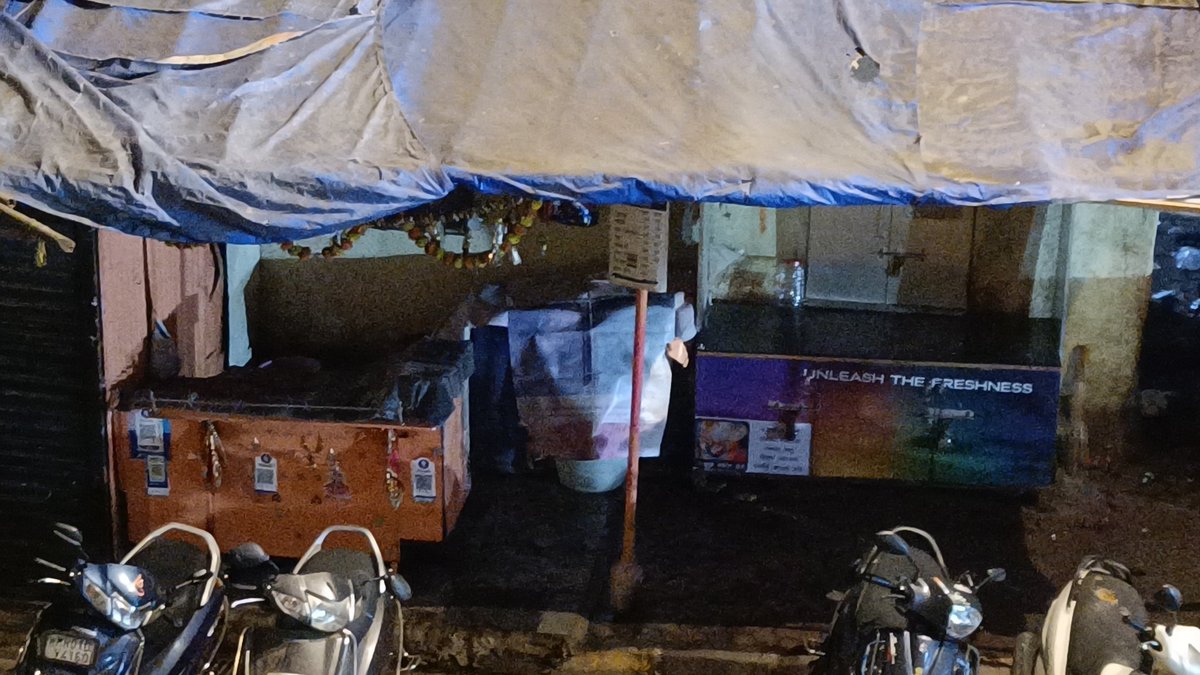 Wa5128Rahul's tweet photo. @LokmatMumbai @mybmcWardGS @mybmc गेली 10 वर्ष बे कायदेशीर चहाचा स्टॉल चालु आहे तर @mybmcWardGS लक्ष द्यावे ही नम्र विनंती वीर संताजी लेन लोअर परेल https://t.co/56arKU7YQy