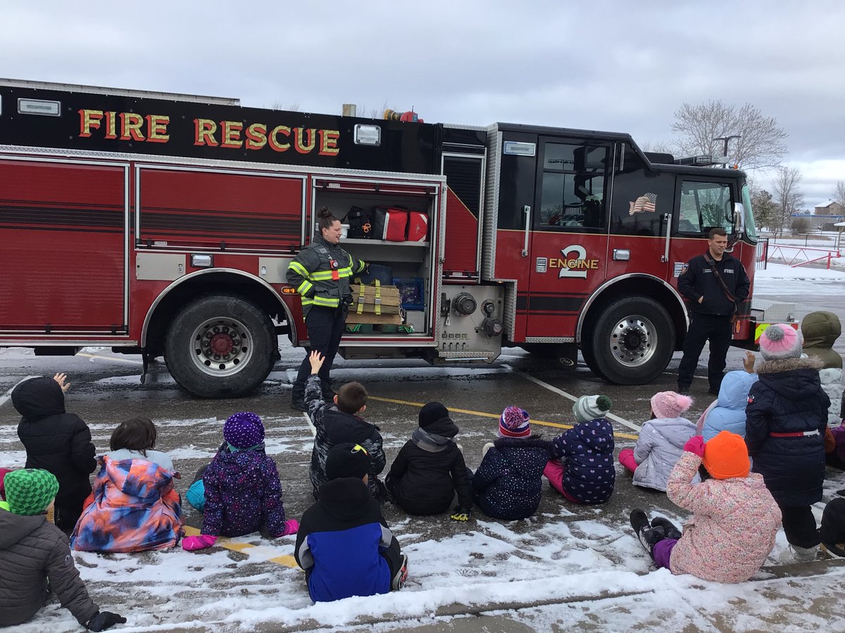 Time to learn about fire trucks and fire safety 🧑‍🚒🚨 Centerview first graders were able to explore both inside and outside the fire truck and hear from local firefighters about their jobs! #SLPPantherProud