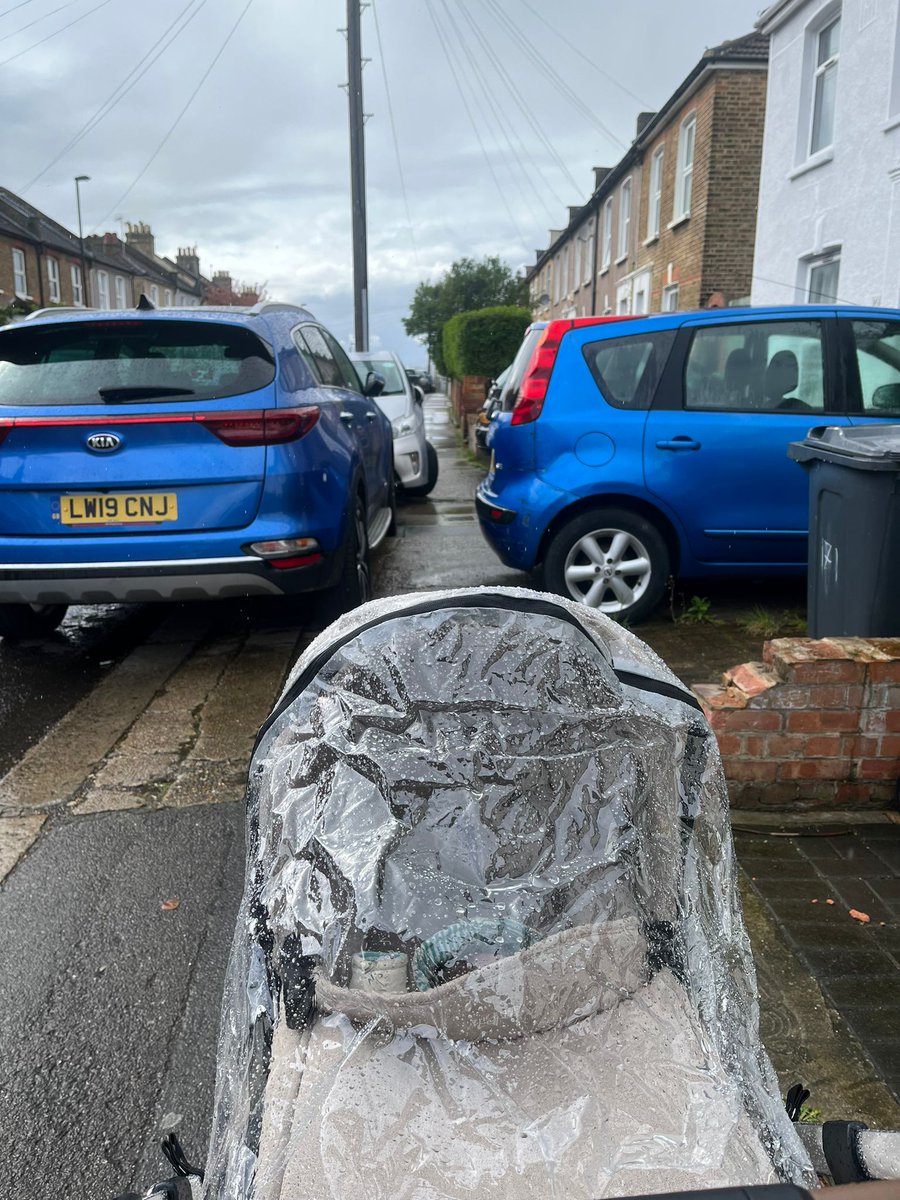 Infuriating report from Sandhurst Road. Should @LewishamCouncil force people to walk in the street, risking the speeding cars, with their newborn baby? It's absolutely failing residents. When will you sort this, @LouiseKrupski and @Brenda_Dacres?