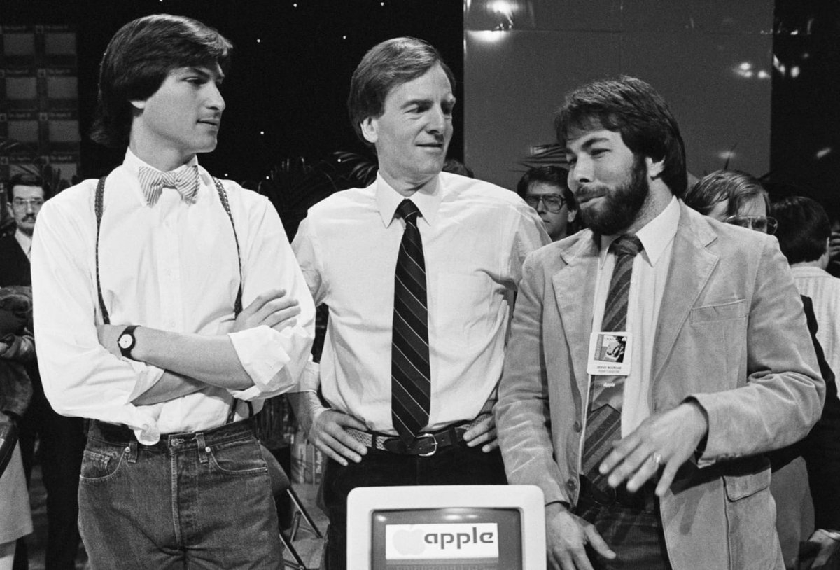 Apple $AAPL Il y a 48 ans, Steve Jobs, Steve Wozniak et Ronald Wayne  fondaient Apple Inc 🍎, image size:1200x814