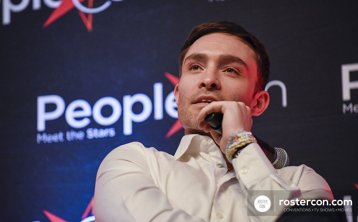 #XOXOFM - 27 photos du panel avec Chace Crawford et Ed Westwick ont été uploadées / 27 photos of the panel with Chace Crawford and Ed Westwick have been uploaded #GossipGirl 📷 rostercon.com/fr/evenement-c…