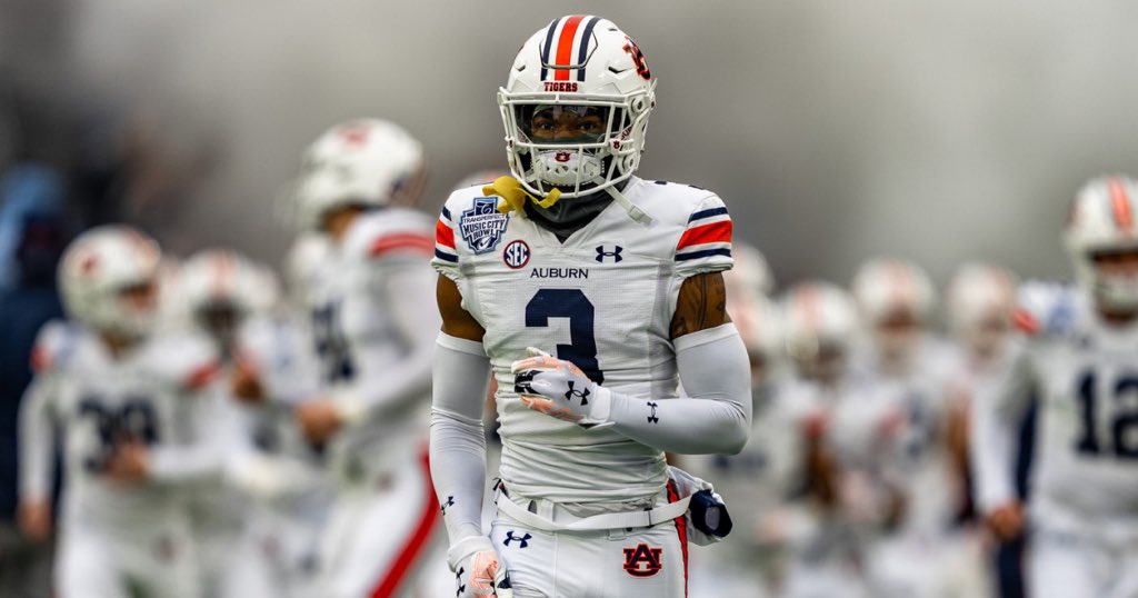 I am blessed to say I have received an offer from the university of Auburn @CoachKingWill @AuburnFootball @247Sports @ChadSimmons_ @On3sports @JohnGarcia_Jr