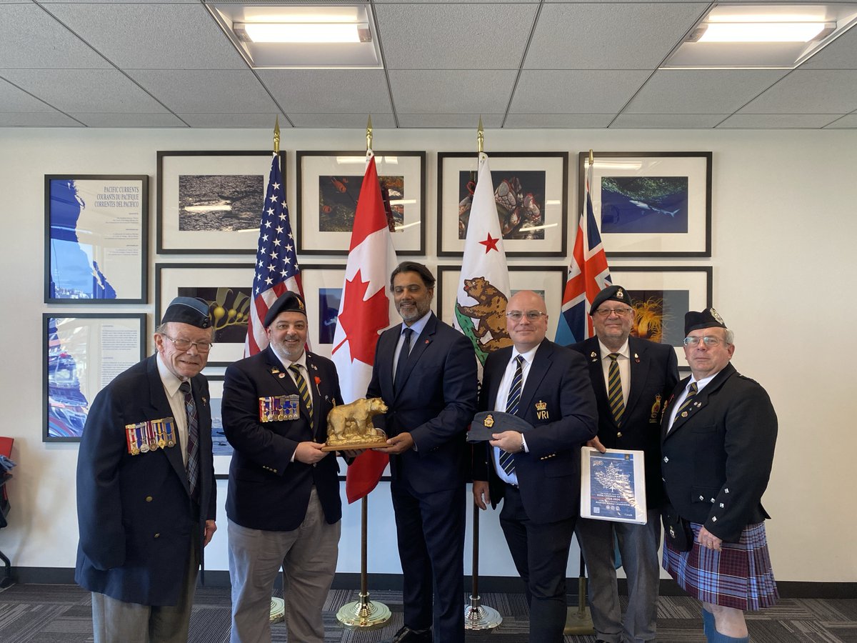 April 1 marks the centennial of the @RCAF_ARC ! Members of @RoyalCdnLegion , US Branch 25 recently met CG Rana Sarkar to commemorate the anniversary & share history of the #RCAF in the SF Bay Area. Learn more: royalcanadianlegionus25.com/2024/04/01/bra… #RCAF100