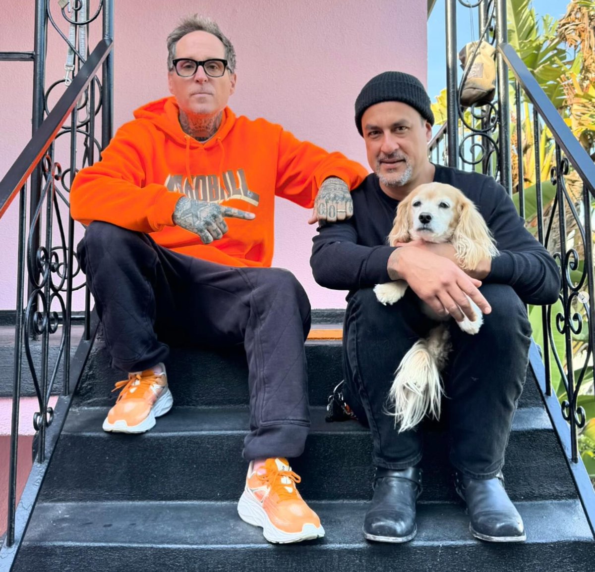 I really just wanted to ride up and tell Toby Morse how rad I thought he was. We talked about Jimmy Gestapo , stage shoes , frontside rocks and I ended up falling in love with Stella ❤️❤️❤️ Check out the new One Life One Chance podcast with Jason Cruz .. onelifeonechance.com/oloc-podcast/