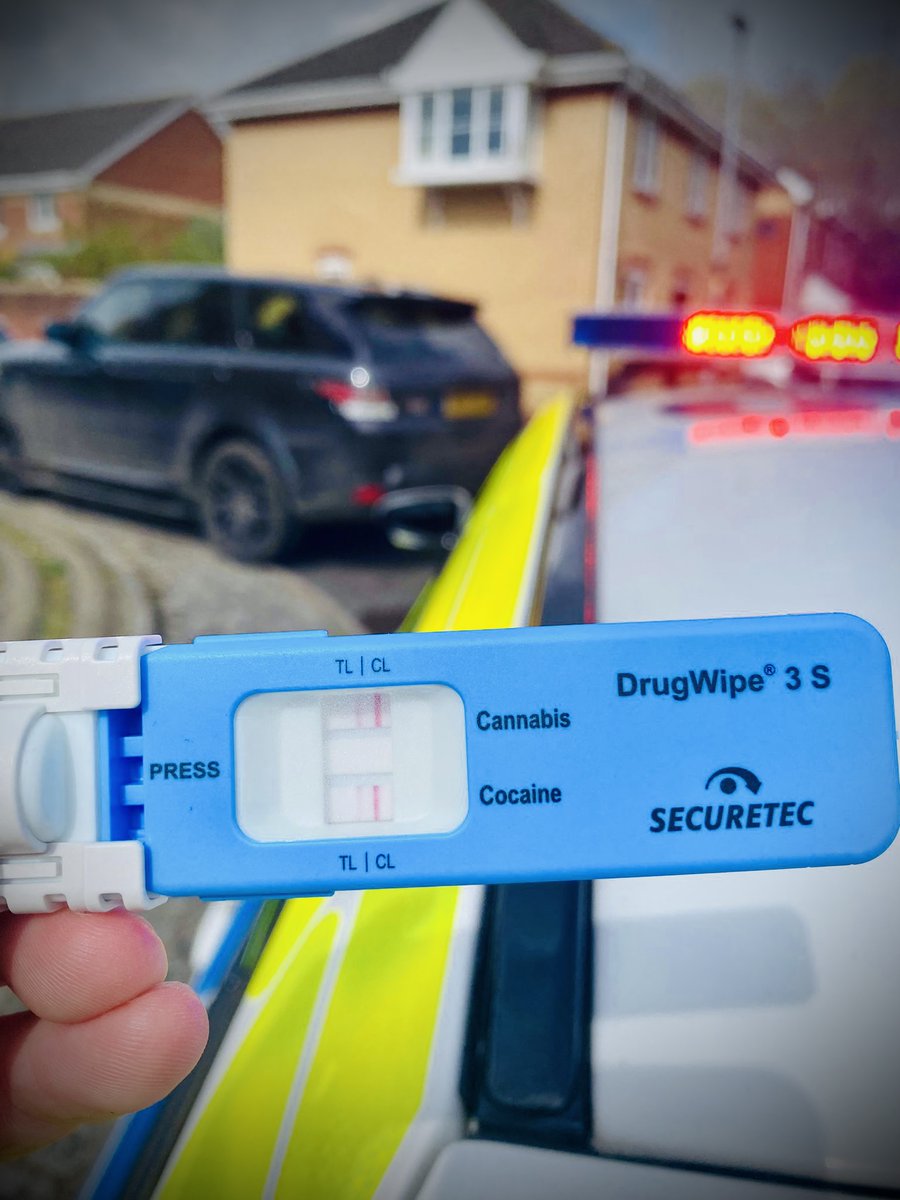 #RPU stopped the Range Rover today after the driver gave us the biggest stare and tried to make it home before we got them, sadly checks revealed provisional licence and no insurance then a positive drug wipe for both cannabis and cocaine. #It’sRudeToStare #Fatal5