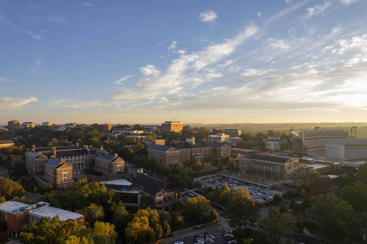 ‼️📢 The Tate Center Parking Deck will be closed to the public on Wednesday, April 3rd, until 2:00 pm. Pay-per-hour parking is available at North, South, and East Campus Decks.