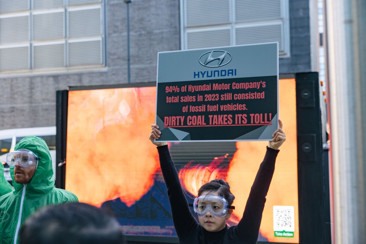 StandMighty's tweet photo. It is time for automakers to clean up their act. @standmighty, The Sunrise Project, @Lead_theCharge and activists put on an epic surprise dance performance outside of the #NYAutoshow to protest Hyundai's use of coal in supply chains for electric vehicles. https://t.co/1FeN3UROZi https://t.co/nAmzLwbkmO