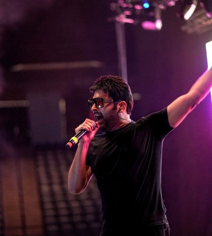 His singing is ❤️❤️❤️❤️
<a href="/KapilSharmaK9/">Kapil Sharma</a>

HBD KAPIL SHARMA