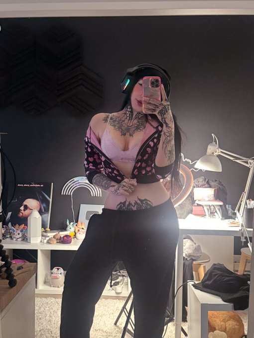 Watch nordlys's leaked NSFW photo on TwXstars