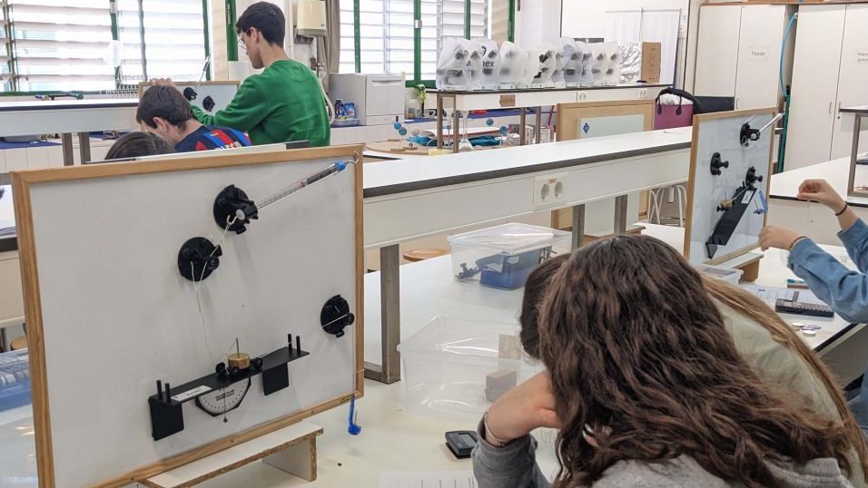PortUIB's tweet image. Cada setmana acostam la ciència 🦠🔬⚛️🧪a l'alumnat de 4t d'ESO i 1r de batxillerat amb les pràctiques del #DemoLab de la @FCienciesUIB 
📌seras.uib.cat/demolab_demote…
#SeràsUIB
@UIBuniversitat @EDUN_IB