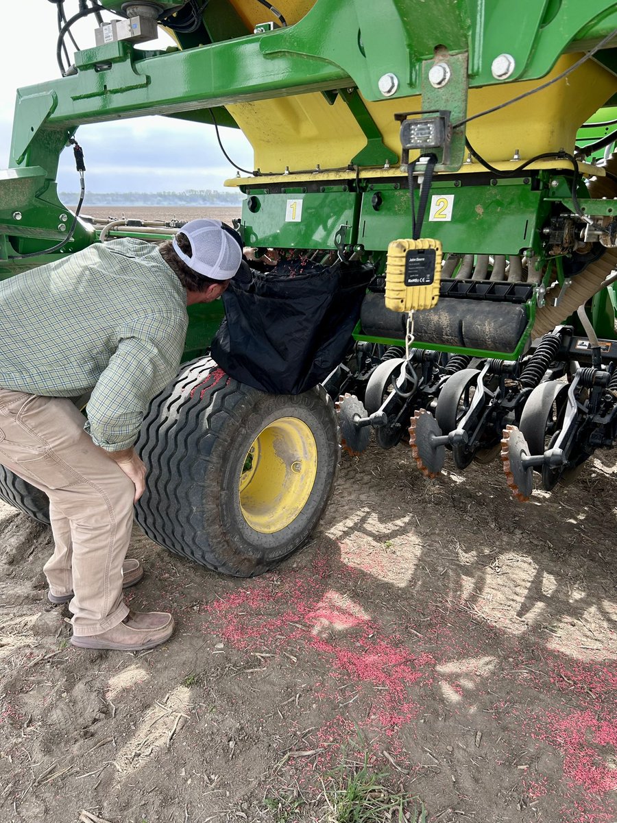 RobynMulloy's tweet photo. The first enrolled field for the Missouri Rice Verification Program is being planted today in the Bootheel on cooperator, Ben Ray. We’ll be working alongside consultant, Brandon Copeland as the season progresses. To say I’m excited is such an understatement. 

Stay tuned! https://t.co/ioXN1m0Jgh