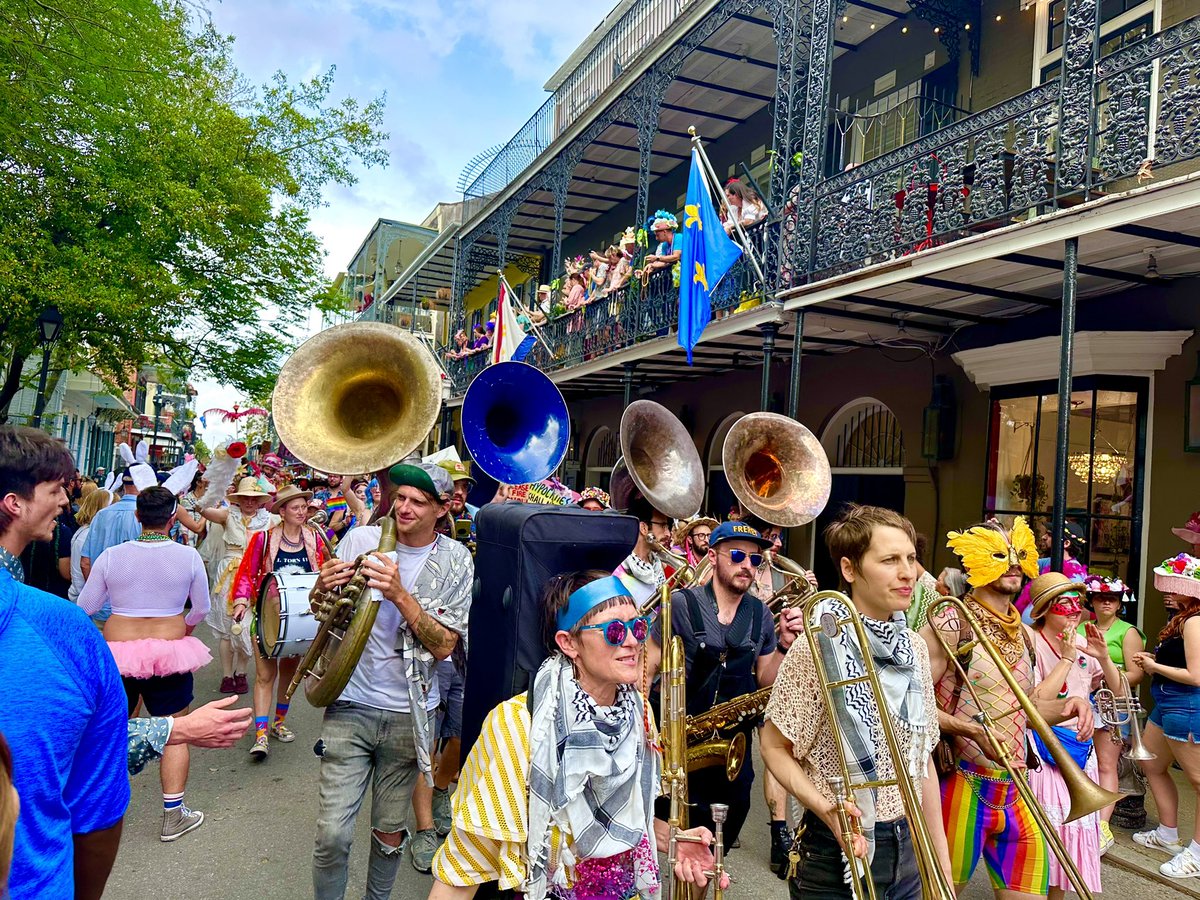 Easter in New Orleans wouldn’t be complete without a parade and we loved the flamboyance of the Gay Parade it was fantastic 🌈❤️
#NewOrleans 
#vikingmississippi
#myvikingstory #Mississippi 
#heartofthedelta #gayparade 
#MississippiRiver 
#vikingcruises  #DeltaBlues