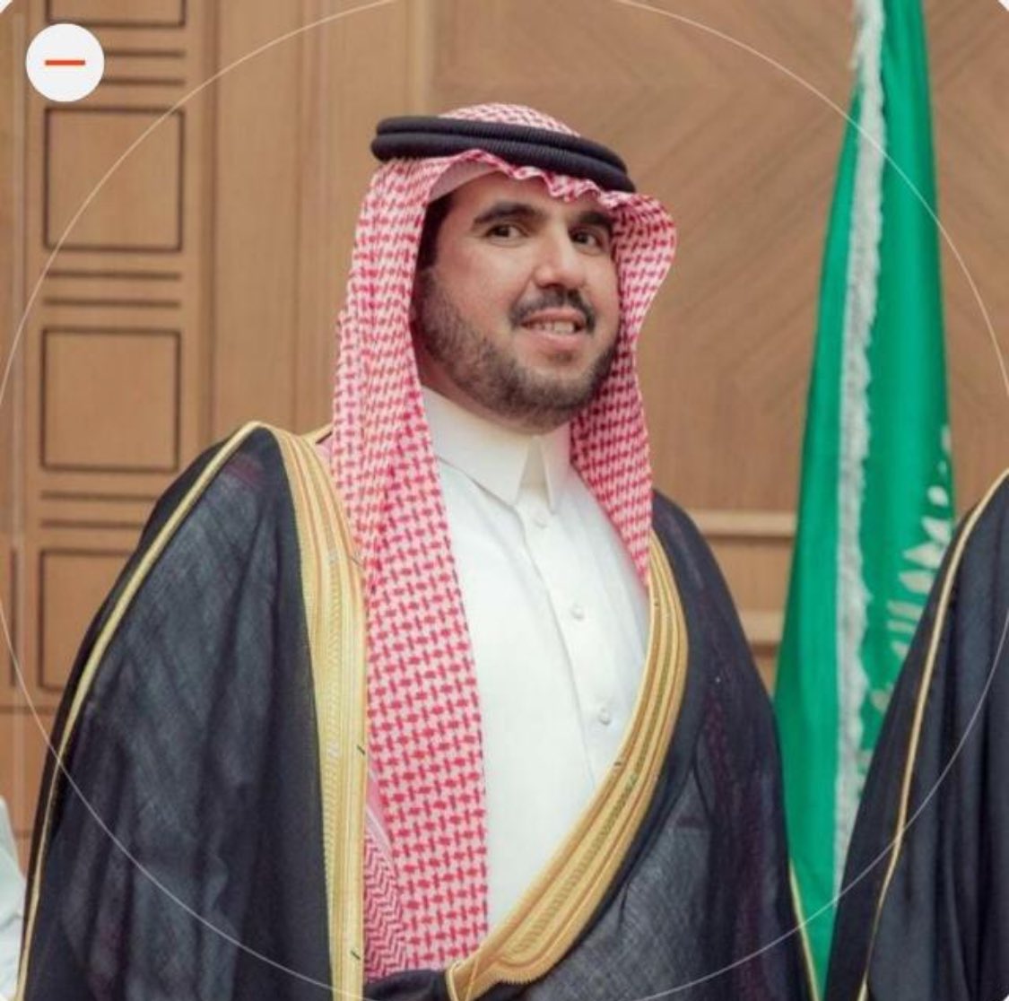 ALAYED_S's tweet photo. تتقدم أسرة العايد بأجمل التهاني والتبريكات 
لابن العم سعادة الاستاذ /سليمان عبدالله العايد بمناسبة ترقيته للمرتبة الثالثه عشر.. سائلاً الله أن تكون عوناً له على الطاعة وبذل المزيد لخدمة دينه ووطنه ..
والى مراتب أعلى بمشيئة الله https://t.co/OV28cPtb6q