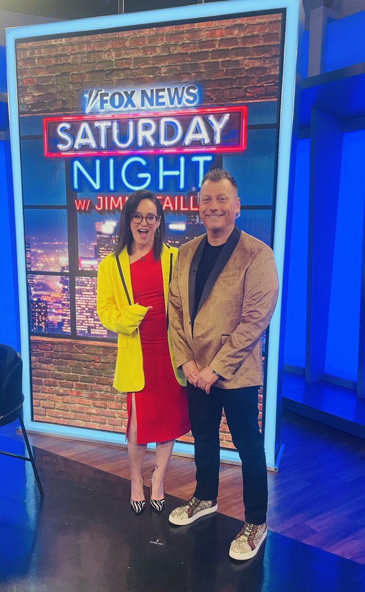 Shout out to ⁦@KennedyNation⁩ for running away with the yellow jacket Saturday Night. I would’ve said so sooner but I was too busy apologizing for MY jacket.