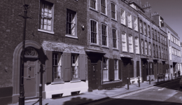 🏠 Join Linda Hammond for a fascinating talk on the history of 192 Brick Lane! 📜 🔍 Thursday 4 April, 6:00 PM GMT. Perfect for beginner and intermediate house historians. On Zoom and recorded. RSVP now: tinyurl.com/3257uenw #HouseHistory #BrickLane #LocalHistory 🖥️🏡