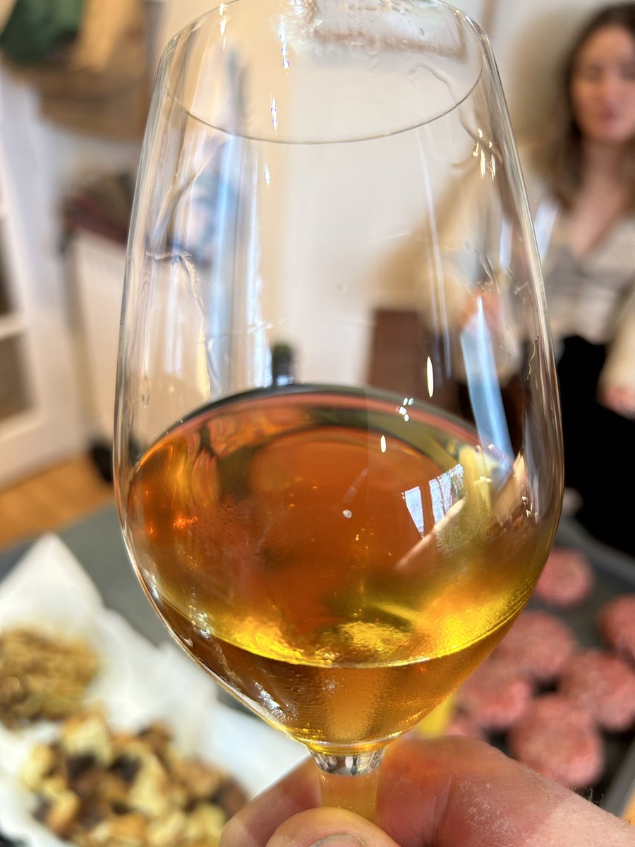 StAndrewsTim's tweet photo. When your old wine pal @PieterPinotage and his beautiful family come round for Easter Monday lunch, only one apéro will do…
Beautiful Oloroso from @Diatomists2 👌 https://t.co/7IMlBwFFtN
