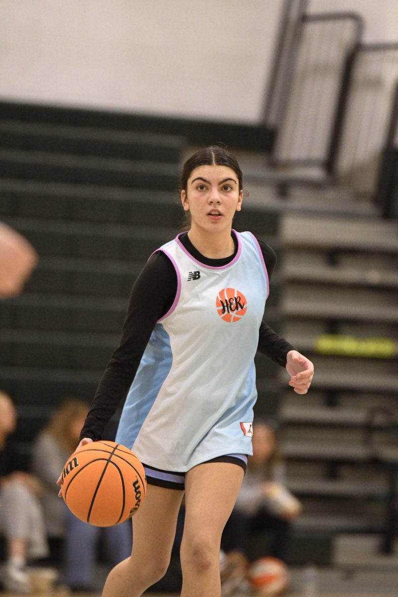 HERassic World ✍🏾 Class of ‘27 Pt 1 🏀 Prospect Notes 📝 (Subscribers)⬇️ 🔗 herhoopsnetwork.com/2024/04/01/her… ▪️@MegAllbee22 ▪️@NCAnni_07 ▪️@_avaayotte ▪️@addieb33 ▪️@ashleyco2027 ▪️@soph_foley ▪️@mariaog05 ▪️Lily Downing