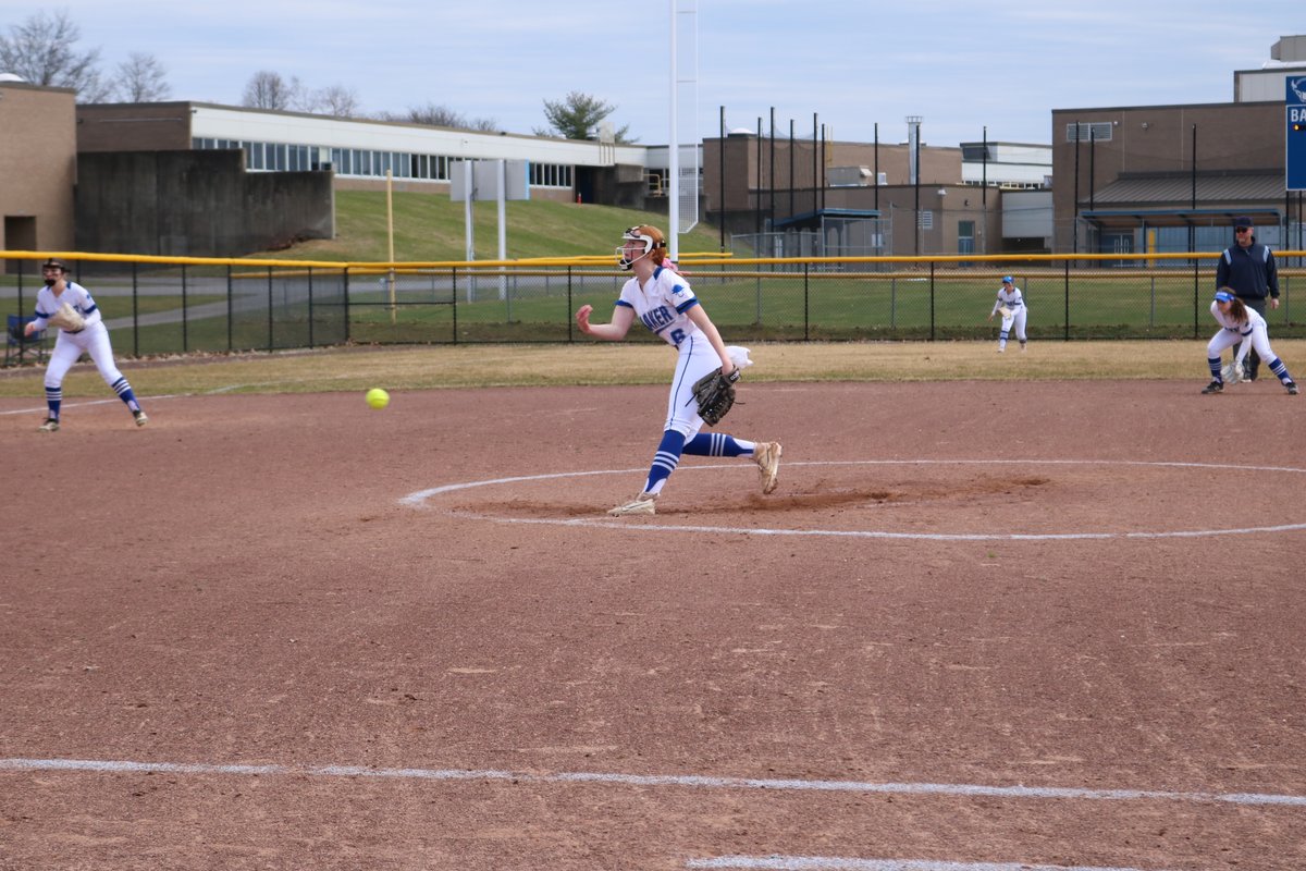 Shaker softball kicked off spring break with a scrimmage against Ichabod Crane on a beautiful afternoon. The Blue Bison got a 6-4 win in 8 innings! #HornsUp