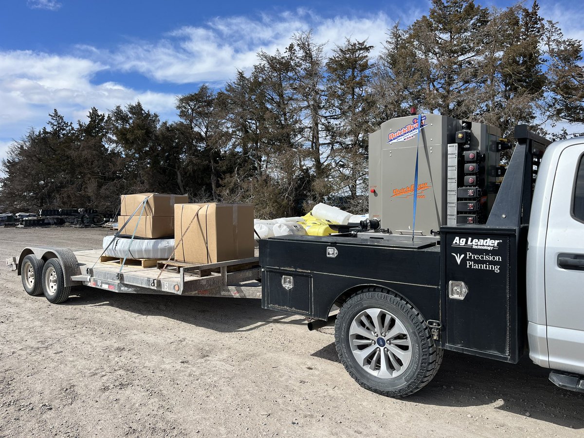 TalbertPreston's tweet image. Here’s the start of another #QuickDraw Spray Tender trailer setup! @SurePointAg