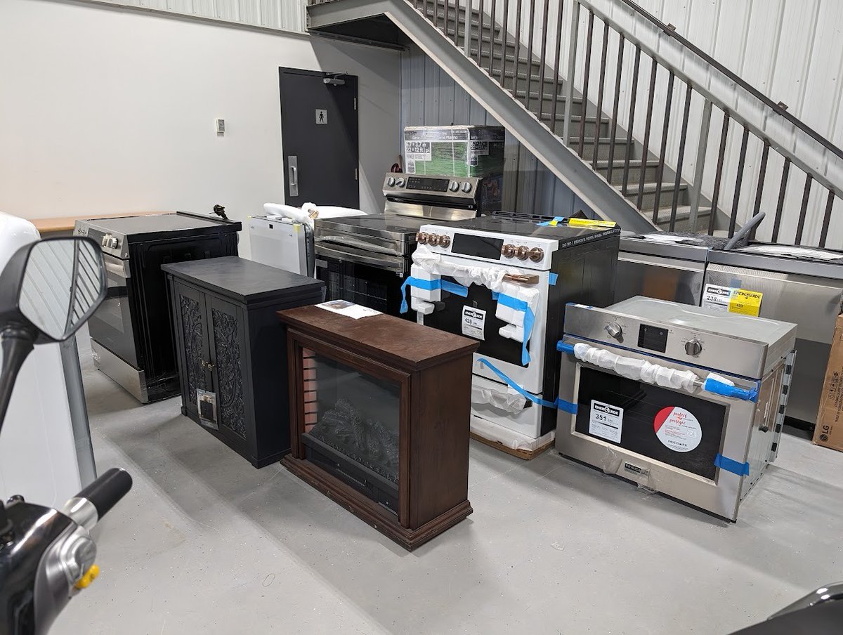 pennerauctions's tweet photo. Large Unreserved Equipment Auction April 10
Steinbach, MB
Includes Farm Retirement, Asset Re-Alignment &amp; Reduction.
Large Farm Retirement Auction For Dueck Farms Estate--Oak Bluff, Manitoba
James Steiner Retirement Auction--Stratton, Ontario
George Unger Farm Retirement Auction https://t.co/Mb00HBdYhN