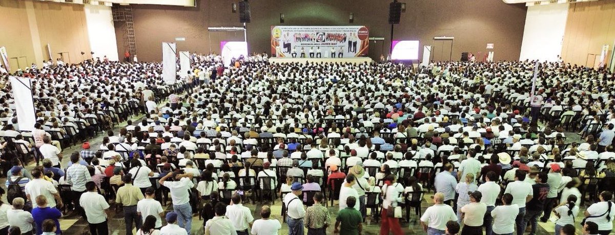 TabascoJavier's tweet photo. Vamos a sacar adelante a Tabasco con respaldo de las y los trabajadores al servicio del Estado; agradezco a René Ovando la invitación a la Asamblea Extraordinaria del @SUTSETOficial https://t.co/4NJGZ7l9DW